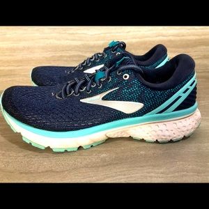 Brooks Ghost 11 Women’s Blue Running Shoes Sz. 9